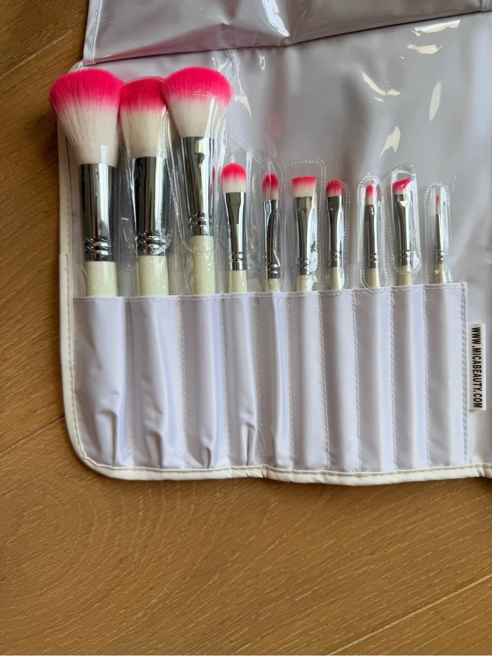 NWT Mica Beauty Brush Set Pink-Tip with Roll Case